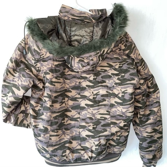 Camo Hooded Jacket - Picture 11 of 14